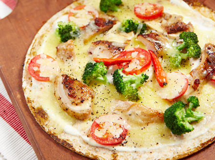 Spicy Aioli Chicken Pizza
